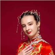 Sono una studentessa magistrale di lingua cinese, offro lezioni di cinese a studenti di tutti i livelli. Ho studiato per tre anni in Cina ottenendo due lauree nel campo e il livello di HSK6